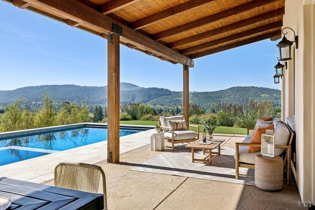 5792 Futura Way, Santa Rosa, CA 95409