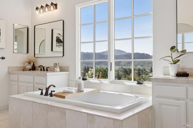 5792 Futura Way, Santa Rosa, CA 95409