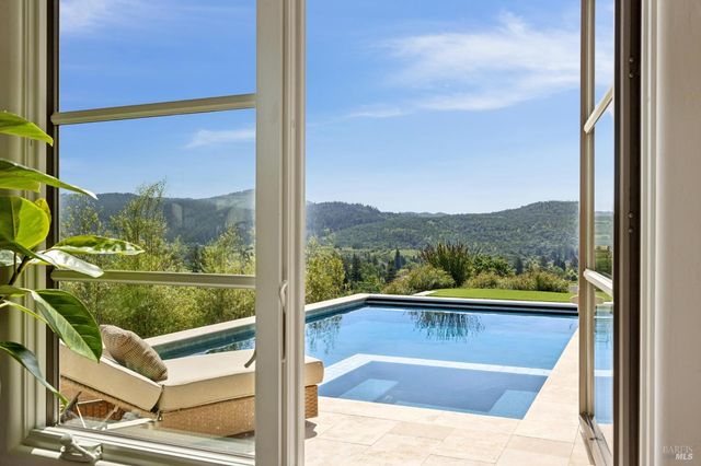 5792 Futura Way, Santa Rosa, CA 95409