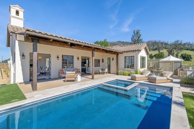 5792 Futura Way, Santa Rosa, CA 95409