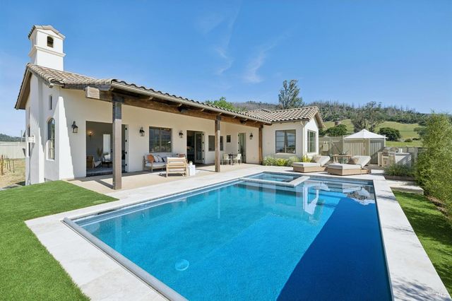 5792 Futura Way, Santa Rosa, CA 95409