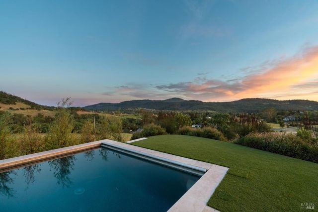 5792 Futura Way, Santa Rosa, CA 95409