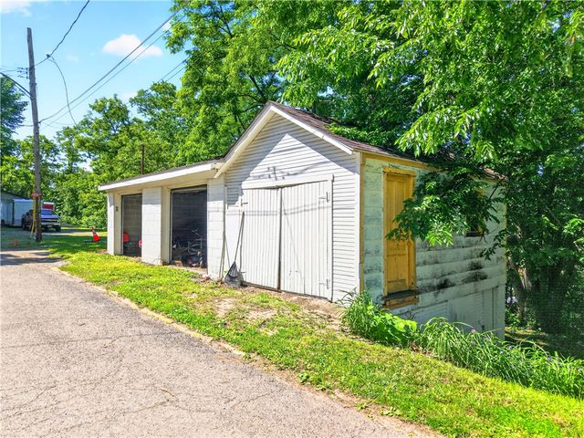 1775 4th Ave, Freedom, PA 15042