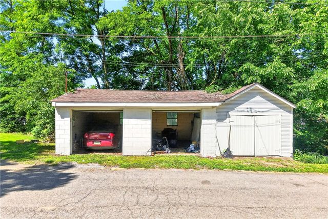 1775 4th Ave, Freedom, PA 15042