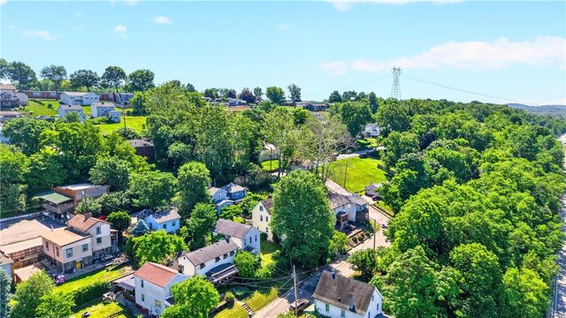 1775 4th Ave, Freedom, PA 15042