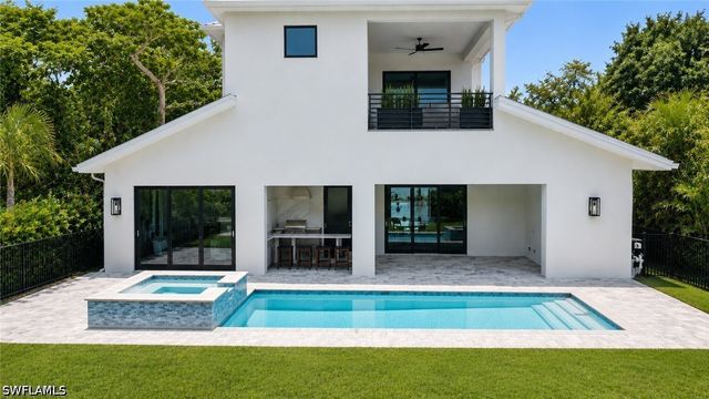 3028 Woodside AVE, Naples, FL 34112