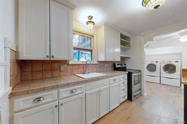 1234 Willow Street, Denver, CO 80220