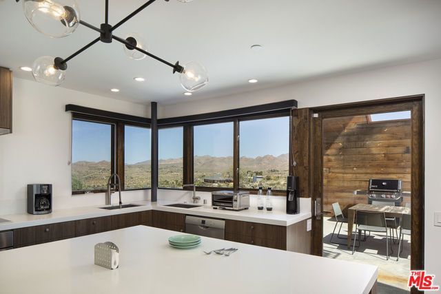 61919 Mountain View Drive, Joshua Tree, CA 92252