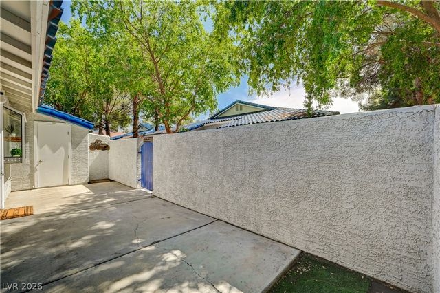 2040 Willowbury Drive C, Las Vegas, NV 89108