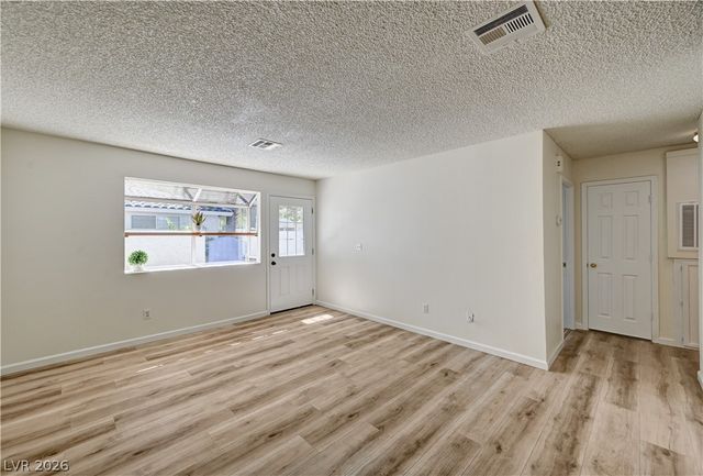 2040 Willowbury Drive C, Las Vegas, NV 89108