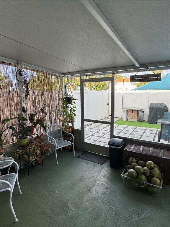 3924 SW 67th Ter 117, Davie, FL 33314