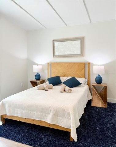 156 N BLVD OF THE PRESIDENTS, Sarasota, FL 34236