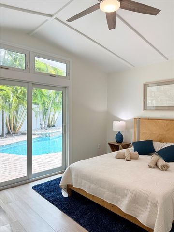 156 N BLVD OF THE PRESIDENTS, Sarasota, FL 34236