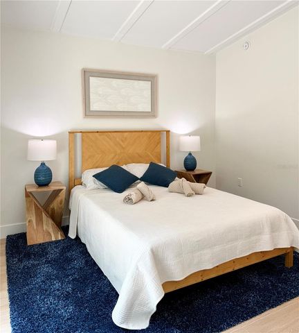 156 N BLVD OF THE PRESIDENTS, Sarasota, FL 34236