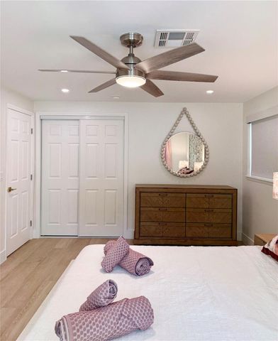 156 N BLVD OF THE PRESIDENTS, Sarasota, FL 34236