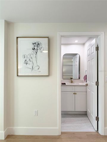 156 N BLVD OF THE PRESIDENTS, Sarasota, FL 34236