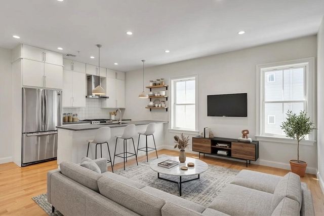 189 Trenton Street 4, Boston, MA 02128