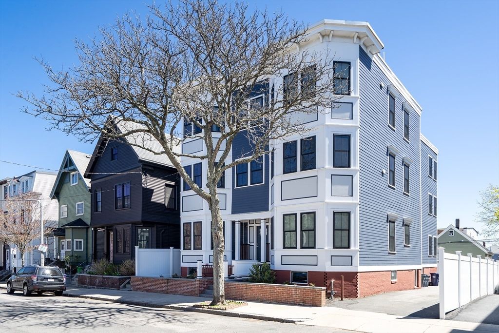 189 Trenton Street 4, Boston, MA 02128