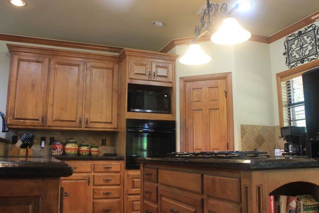 197 E Bay Drive, Bridgeport, TX 76426