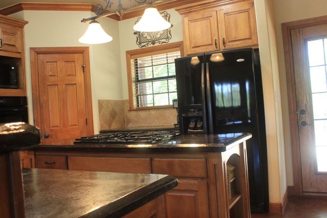 197 E Bay Drive, Bridgeport, TX 76426