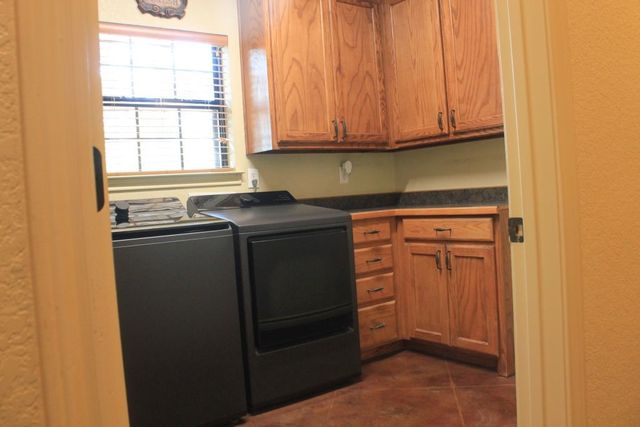 197 E Bay Drive, Bridgeport, TX 76426