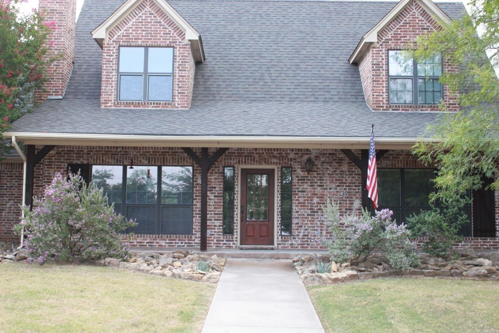197 E Bay Drive, Bridgeport, TX 76426