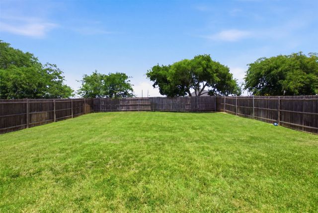 1136 Country Glen Drive, Godley, TX 76044