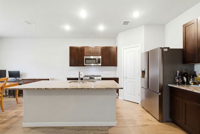 1136 Country Glen Drive, Godley, TX 76044