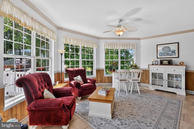15 SKYLINE CIR, Sewell, NJ 08080
