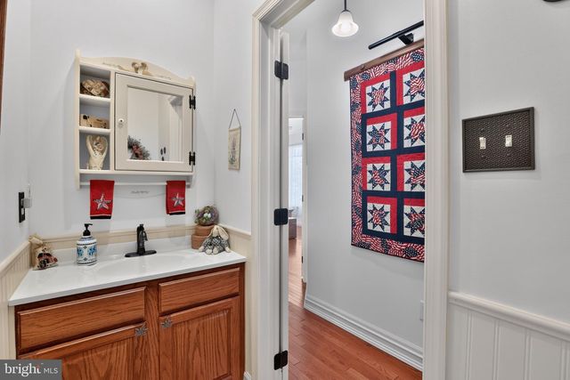15 SKYLINE CIR, Sewell, NJ 08080
