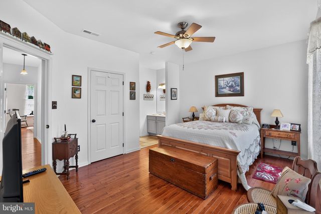 15 SKYLINE CIR, Sewell, NJ 08080