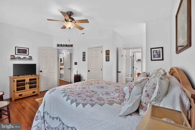 15 SKYLINE CIR, Sewell, NJ 08080