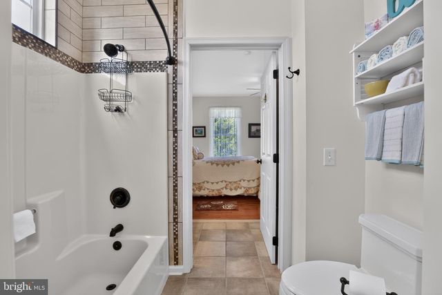 15 SKYLINE CIR, Sewell, NJ 08080