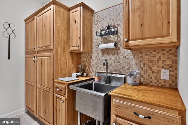 15 SKYLINE CIR, Sewell, NJ 08080