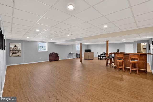 15 SKYLINE CIR, Sewell, NJ 08080