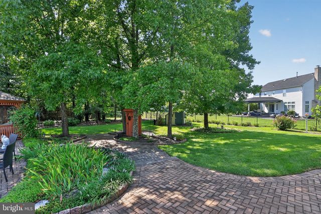 15 SKYLINE CIR, Sewell, NJ 08080