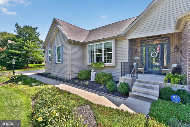 15 SKYLINE CIR, Sewell, NJ 08080