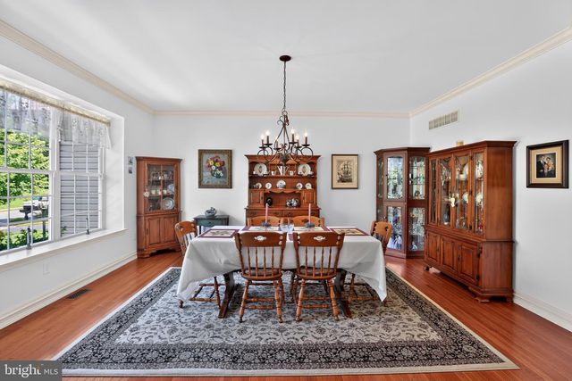 15 SKYLINE CIR, Sewell, NJ 08080