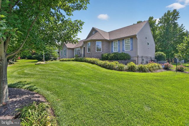 15 SKYLINE CIR, Sewell, NJ 08080
