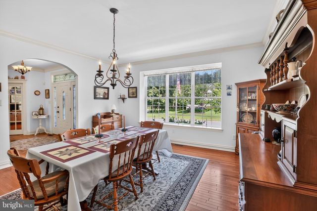 15 SKYLINE CIR, Sewell, NJ 08080