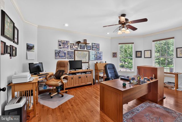 15 SKYLINE CIR, Sewell, NJ 08080