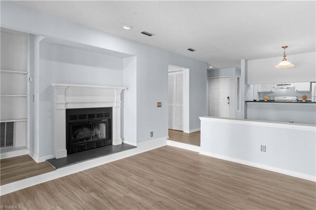 239 Oakwood Court 239-Building F, Winston-salem, NC 27103