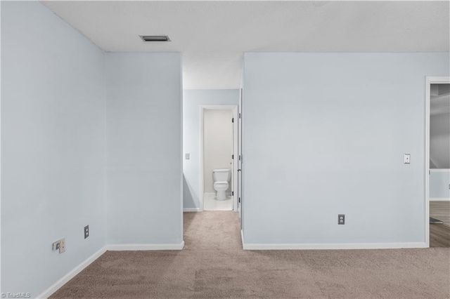 239 Oakwood Court 239-Building F, Winston-salem, NC 27103