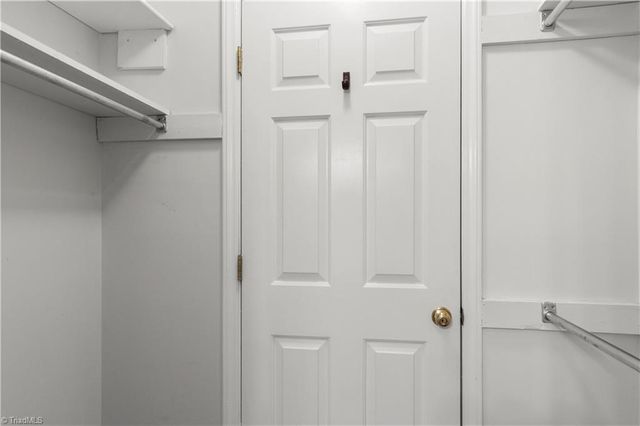 239 Oakwood Court 239-Building F, Winston-salem, NC 27103