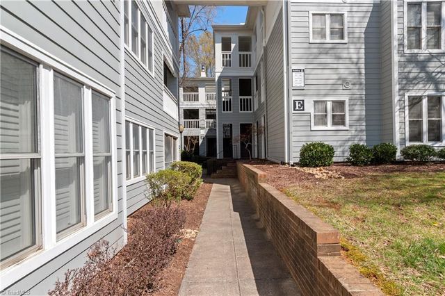 239 Oakwood Court 239-Building F, Winston-salem, NC 27103
