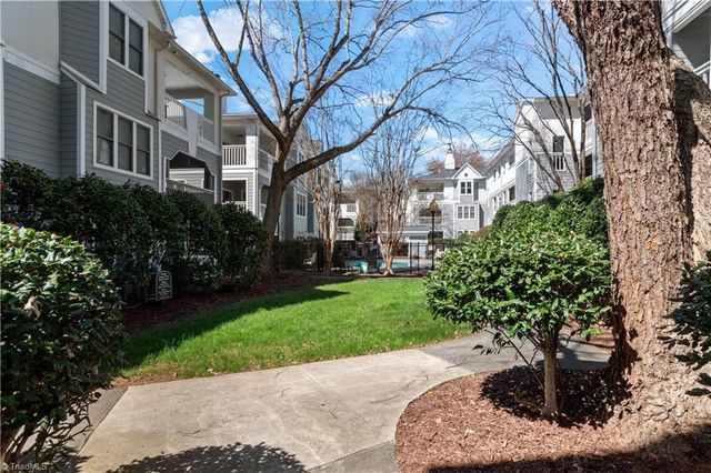 239 Oakwood Court 239-Building F, Winston-salem, NC 27103