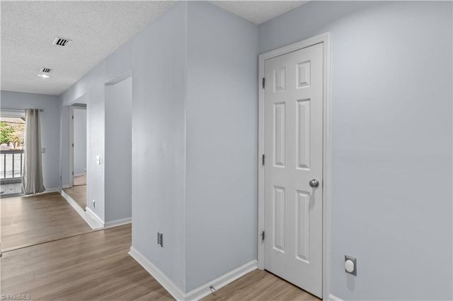 239 Oakwood Court 239-Building F, Winston-salem, NC 27103