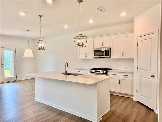 215 Foxhill Drive, Dawsonville, GA 30534