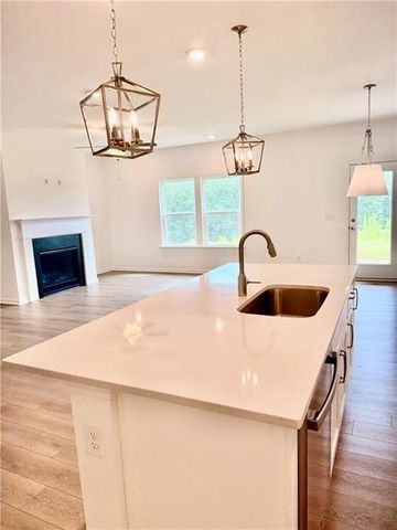 215 Foxhill Drive, Dawsonville, GA 30534