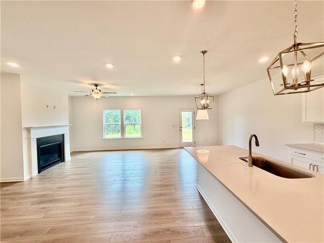 215 Foxhill Drive, Dawsonville, GA 30534